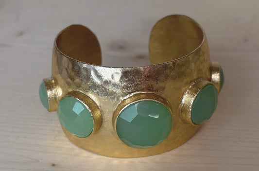 Emerald Bracelet – Gold & Emerald Stone Cuff Bracelet