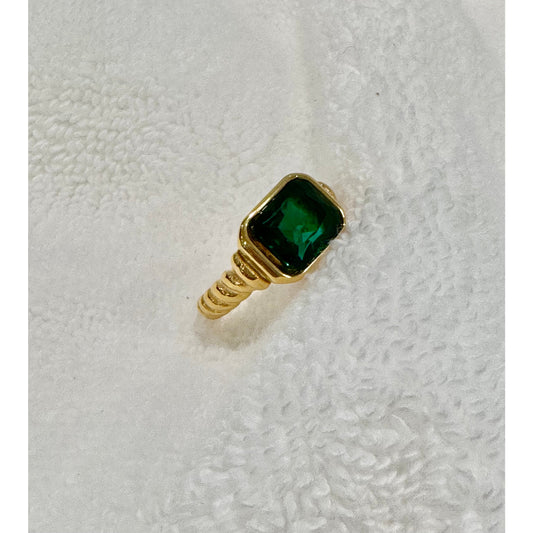 Gold Emerald Stone Ring