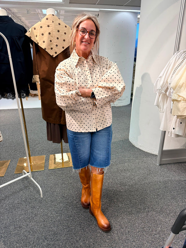 Off-White Polka Dot Blouse – Vintage Puff Sleeve Button-Up Top